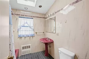 218 Brown St, Mineola, NY 11501 - Photo 30