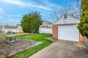218 Brown St, Mineola, NY 11501 - Photo 40