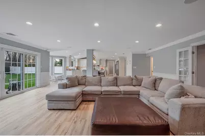 128 Pace Drive S, West Islip, NY 11795 - Photo 20