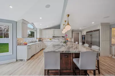 128 Pace Drive S, West Islip, NY 11795 - Photo 18