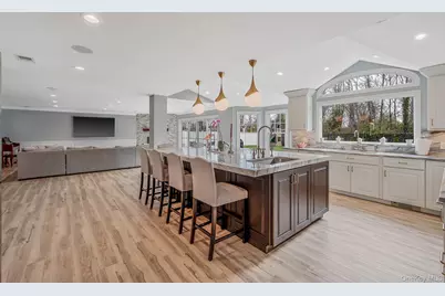 128 Pace Drive S, West Islip, NY 11795 - Photo 16