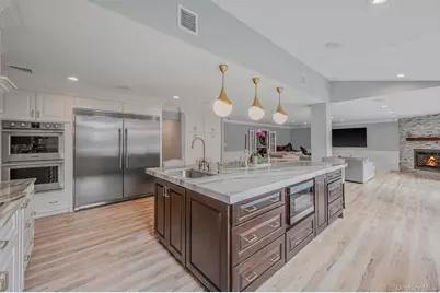 128 Pace Drive S, West Islip, NY 11795 - Photo 14