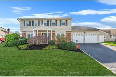 128 Pace Drive S, West Islip, NY 11795 - Photo 2