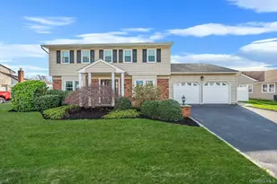 128 Pace Dr S, West Islip, NY 11795 - Photo 2