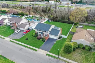 128 Pace Dr S, West Islip, NY 11795 - Photo 42