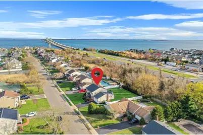128 Pace Drive S, West Islip, NY 11795 - Photo 40
