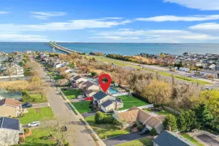 128 Pace Dr S, West Islip, NY 11795 - Photo 40