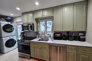 18 Robert St, Freeport, NY 11520 - Photo 8
