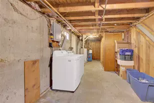 181 N 3rd St, Bethpage, NY 11714 - Photo 18