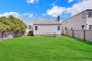 181 N 3rd St, Bethpage, NY 11714 - Photo 22