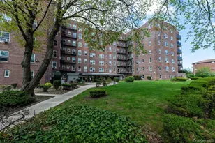 84-50 169th St, Jamaica, NY 11432 - Photo 12