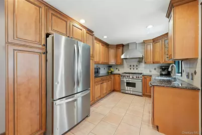 166 Abbey Street, Massapequa Park, NY 11762 - Photo 4