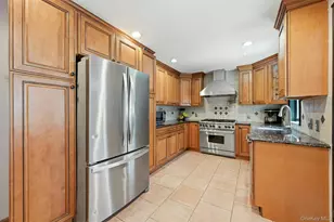 166 Abbey St, Massapequa Park, NY 11762 - Photo 4