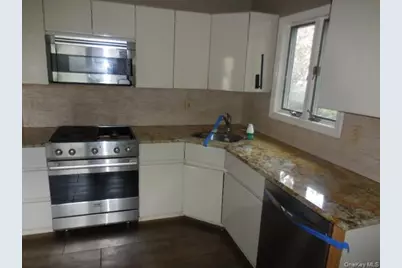 194 Phyllis Drive, Patchogue, NY 11772 - Photo 20