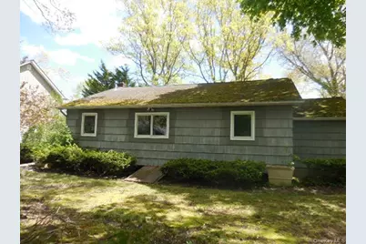 194 Phyllis Drive, Patchogue, NY 11772 - Photo 6