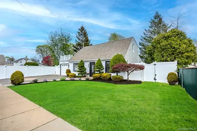 2181 Hortense Avenue, Seaford, NY 11783 - Photo 2