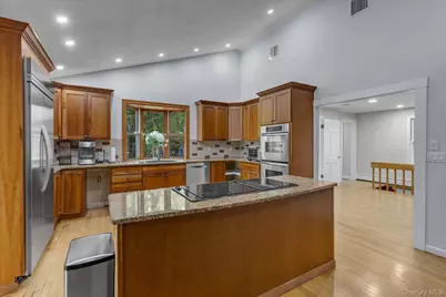 4 Dolphins Rise, Lloyd Harbor, NY 11743 - Photo 4