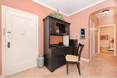 21 Barstow Road #6-L, Great Neck, NY 11021 - Photo 4