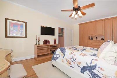 21 Barstow Road #6-L, Great Neck, NY 11021 - Photo 18