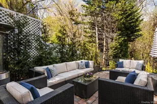 8 Verity Ln, Roslyn, NY 11576 - Photo 30