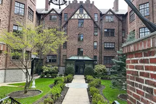 38-30 Douglaston Pkwy, Douglaston, NY 11363 - Photo 8