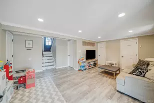 159 Nimbus Rd, Holbrook, NY 11741 - Photo 16