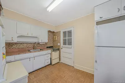 115 Irish Lane, East Islip, NY 11730 - Photo 6