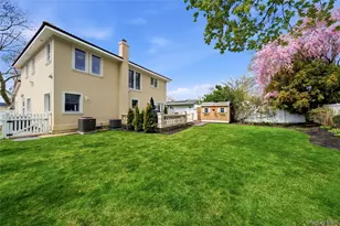 59 Park Ln, Massapequa, NY 11758 - Photo 36