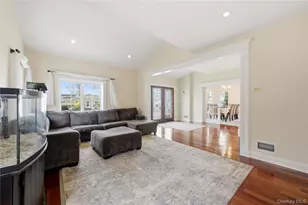 59 Park Ln, Massapequa, NY 11758 - Photo 8