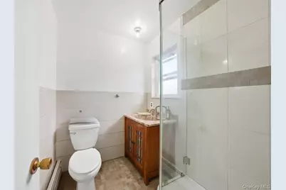 185 Bennett Avenue, Yonkers, NY 10701 - Photo 14