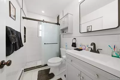 185 Bennett Avenue, Yonkers, NY 10701 - Photo 38