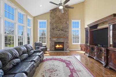 86 Sandy Pines Boulevard, Hopewell Junction, NY 12533 - Photo 8