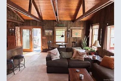 212 Matthews Road, Oakdale, NY 11769 - Photo 8