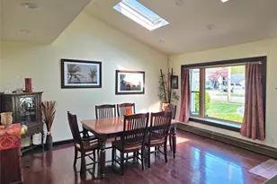 212 Matthews Rd, Oakdale, NY 11769 - Photo 4