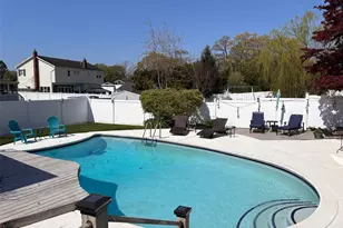 212 Matthews Rd, Oakdale, NY 11769 - Photo 36