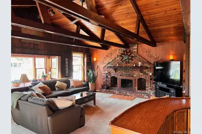 212 Matthews Road, Oakdale, NY 11769 - Photo 10