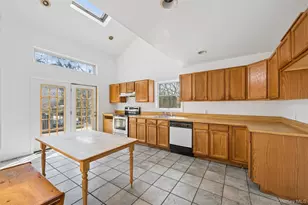 221 E Montauk Hwy, Hampton Bays, NY 11946 - Photo 6