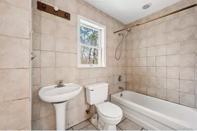 221 E Montauk Highway, Hampton Bays, NY 11946 - Photo 20