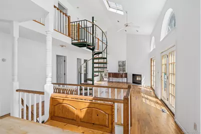 221 E Montauk Highway, Hampton Bays, NY 11946 - Photo 10