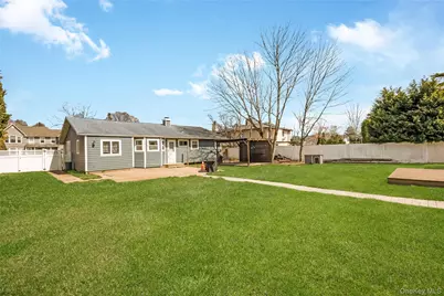 6 Evy Court, Sayville, NY 11782 - Photo 18