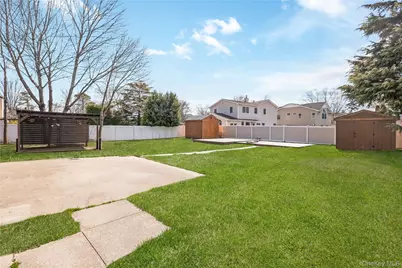 6 Evy Court, Sayville, NY 11782 - Photo 16
