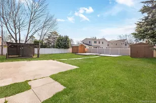 6 Evy Ct, Sayville, NY 11782 - Photo 16