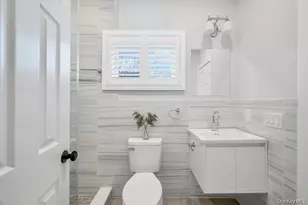 185 9th St, Hicksville, NY 11801 - Photo 22