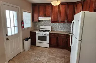 956 Cherry Ln, Floral Park, NY 11001 - Photo 14