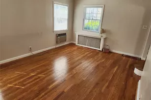 956 Cherry Ln, Floral Park, NY 11001 - Photo 10