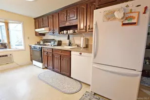 144 Division Ave, West Sayville, NY 11796 - Photo 18