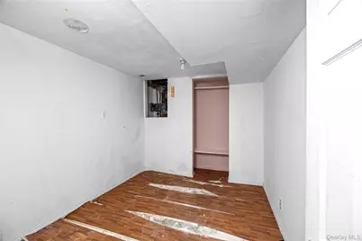 2502 Race Avenue, Medford, NY 11763 - Photo 20