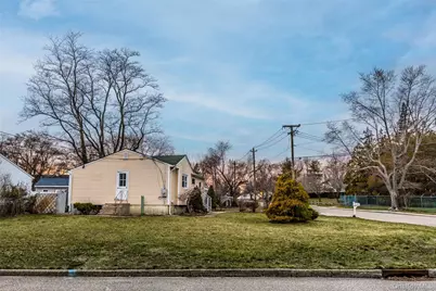 2502 Race Avenue, Medford, NY 11763 - Photo 36