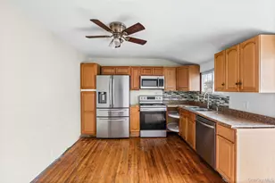 2502 Race Ave, Medford, NY 11763 - Photo 10