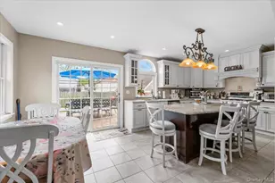 174-28 Pidgeon Meadow Rd, Fresh Meadows, NY 11365 - Photo 12